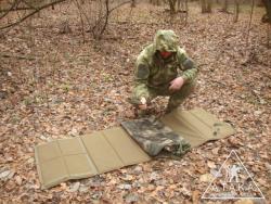 Тент можно сложить в один объём с карематом и сидушкой